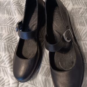 Born Women's Size 9M Black Leather Buckle Strap Lezlie Mary Jane Heel Clog